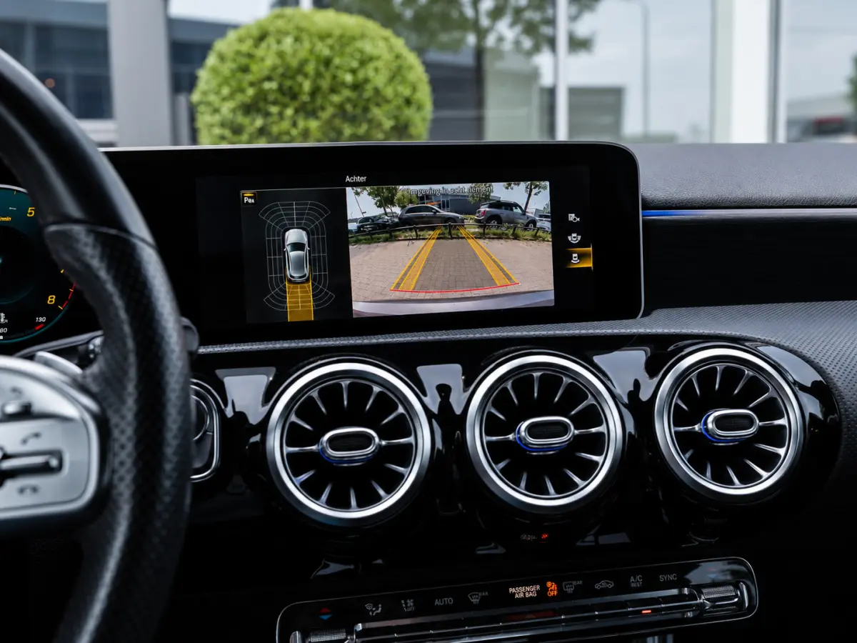 A200 AMG|PANO|BURMESTER|CAMERA|18'|CARPLAY