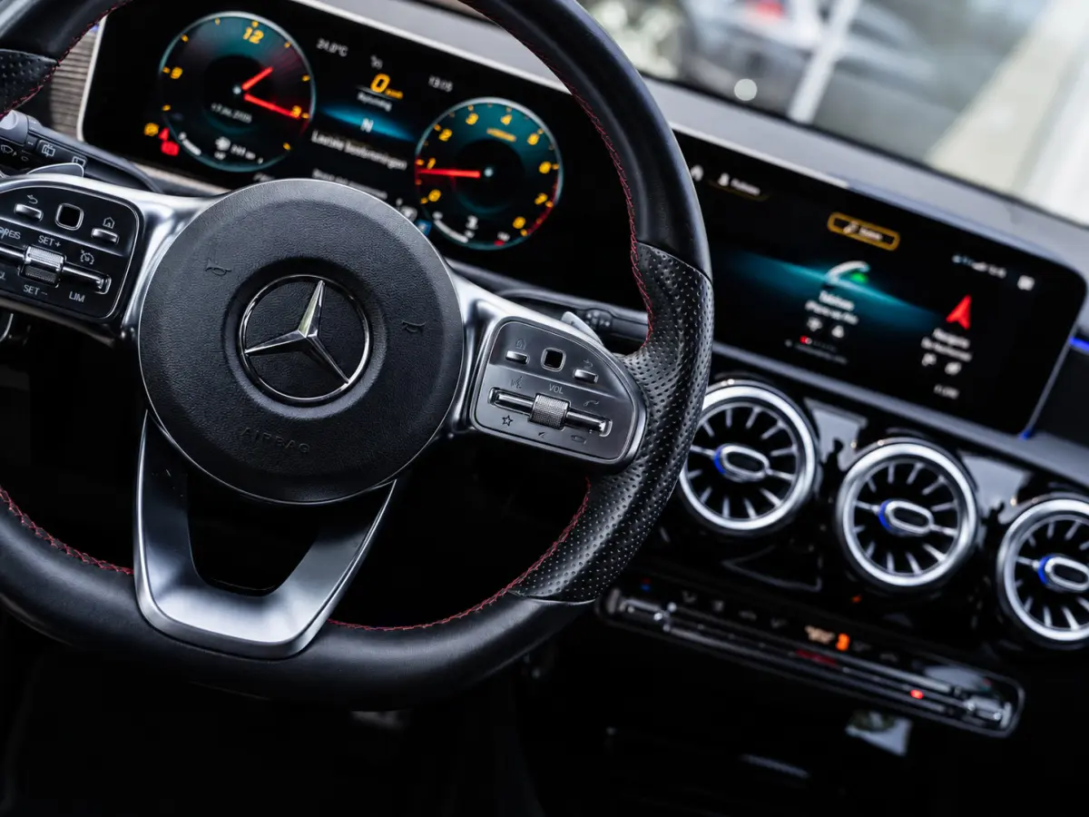 A200 AMG|PANO|BURMESTER|CAMERA|18'|CARPLAY