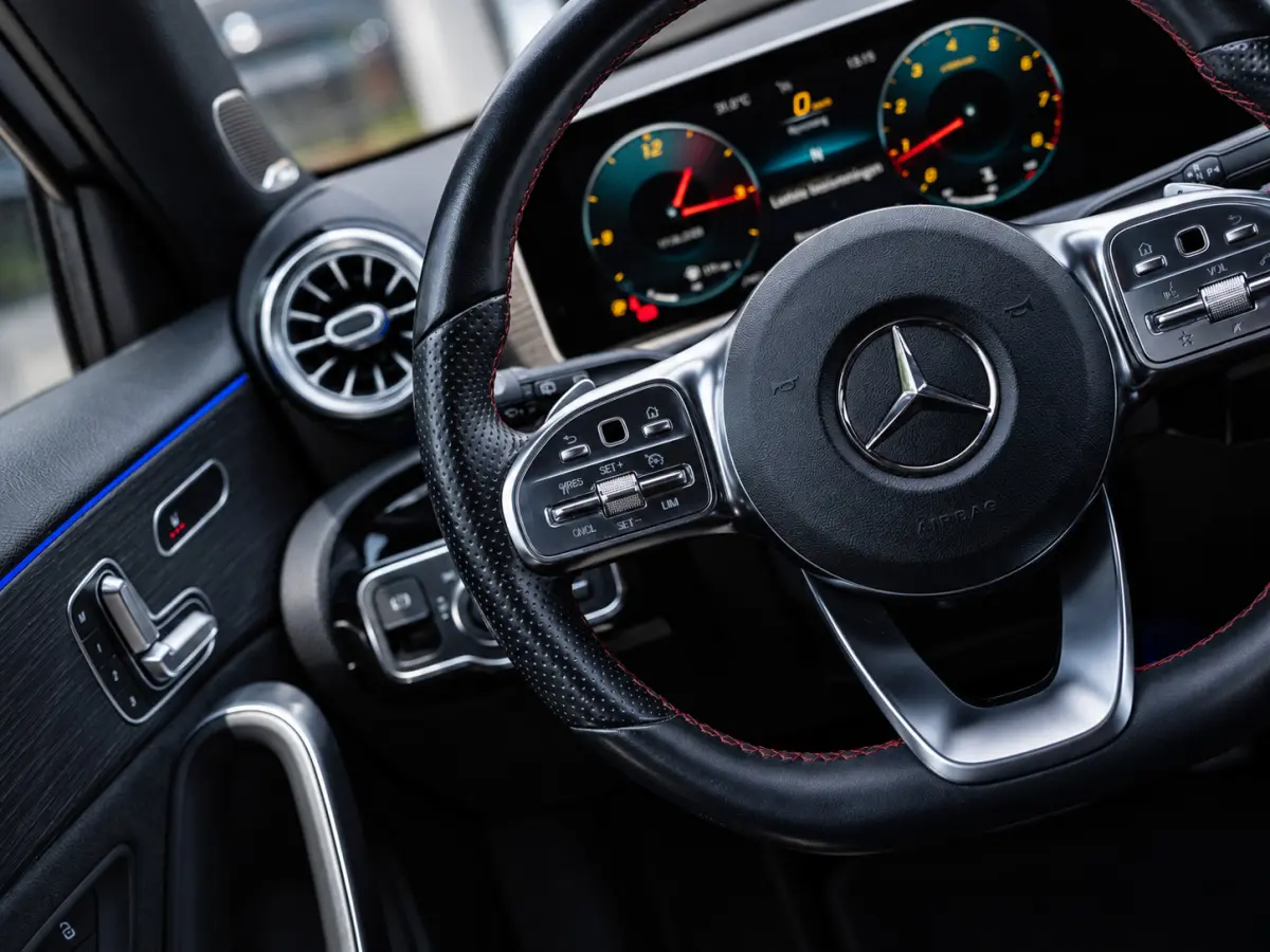 A200 AMG|PANO|BURMESTER|CAMERA|18'|CARPLAY