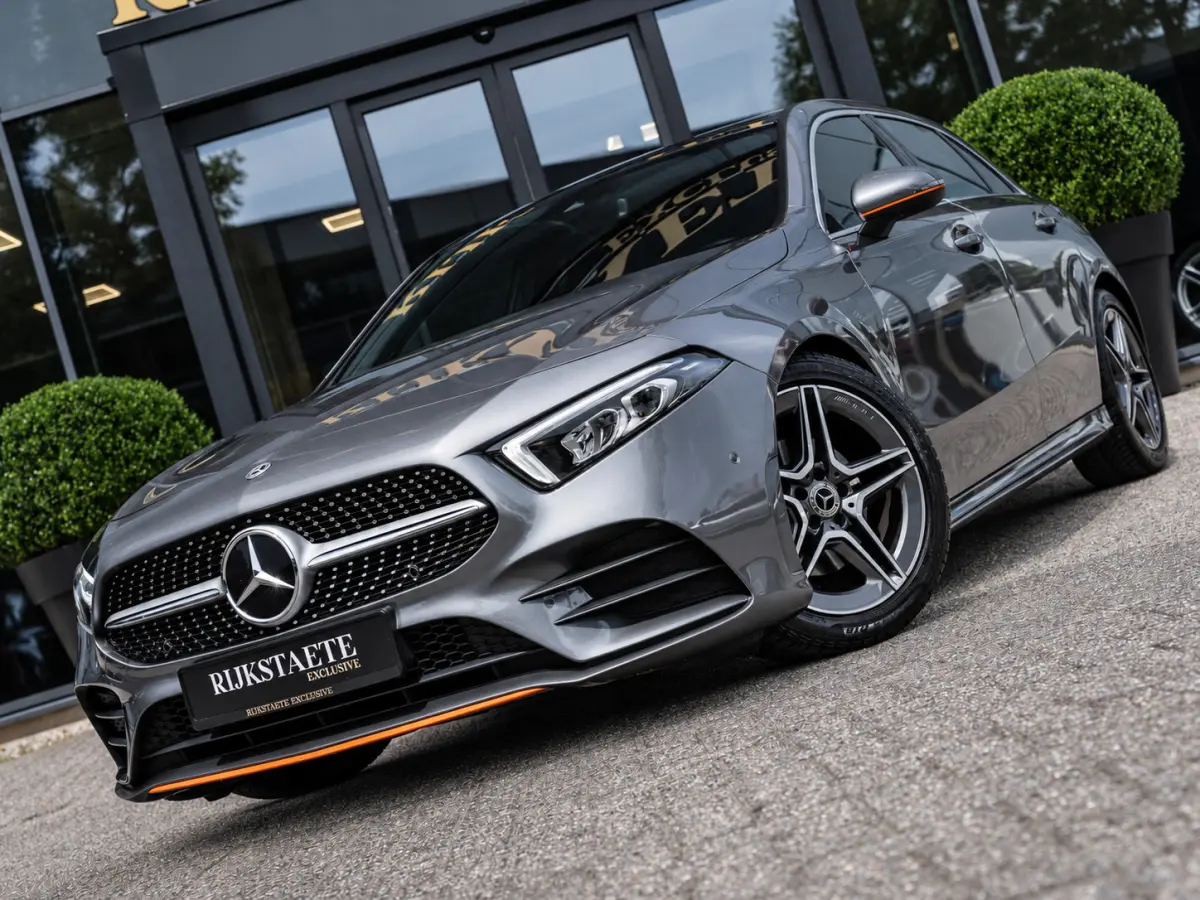 A200 AMG|PANO|BURMESTER|CAMERA|18'|CARPLAY