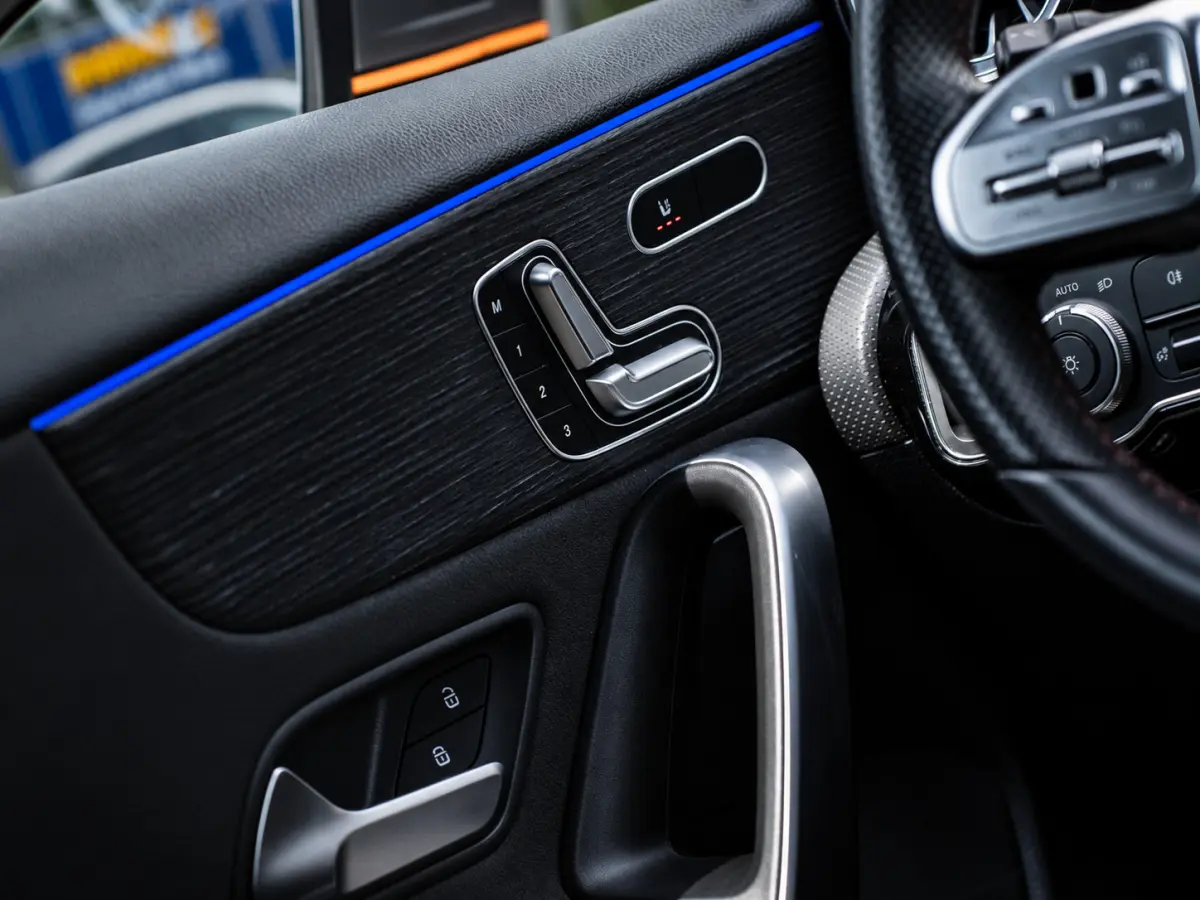 A200 AMG|PANO|BURMESTER|CAMERA|18'|CARPLAY