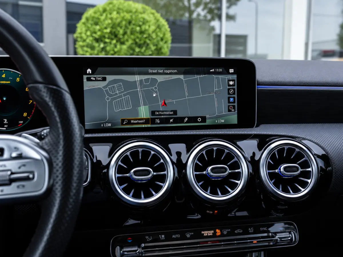 A200 AMG|PANO|BURMESTER|CAMERA|18'|CARPLAY