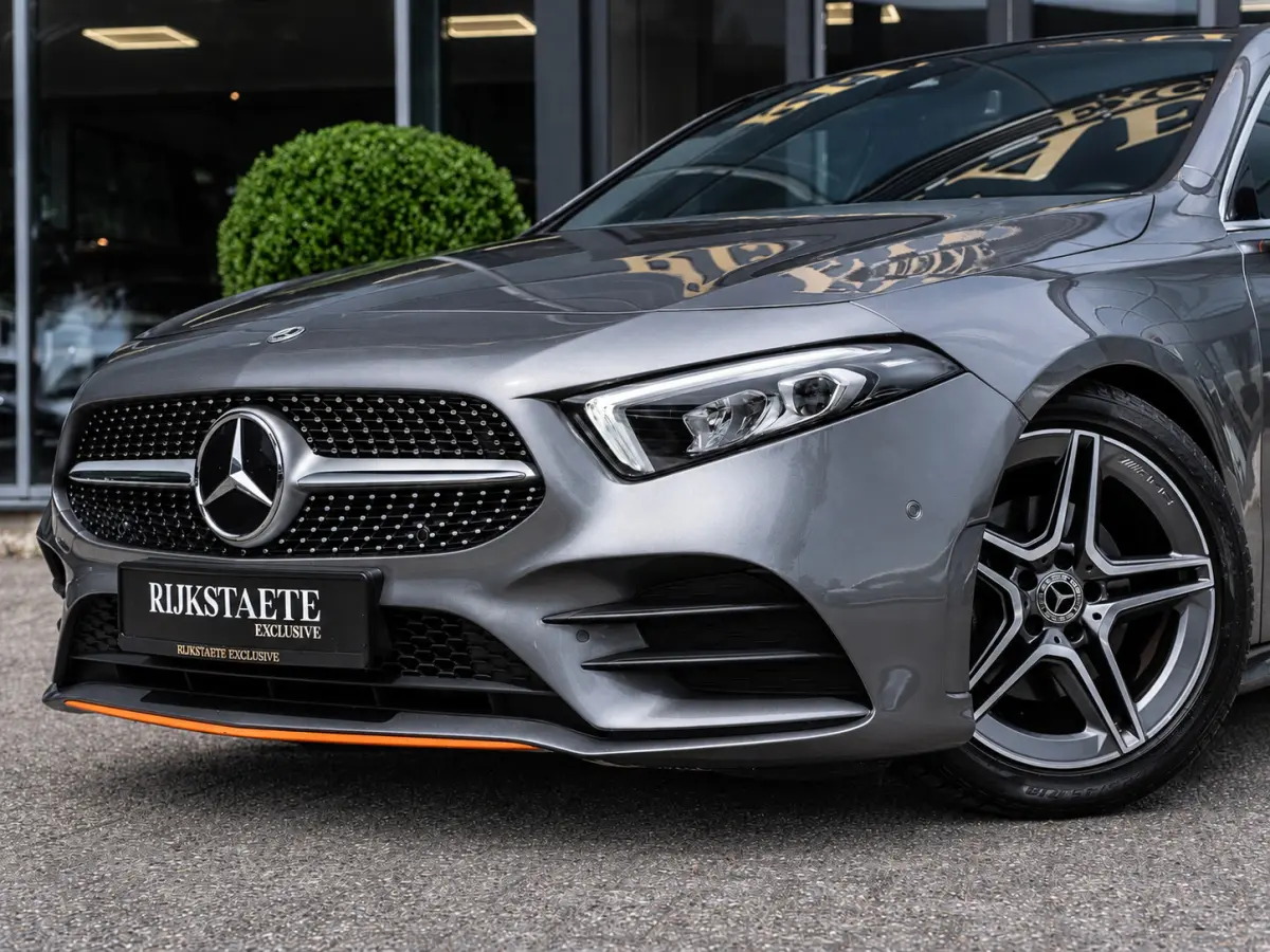 A200 AMG|PANO|BURMESTER|CAMERA|18'|CARPLAY