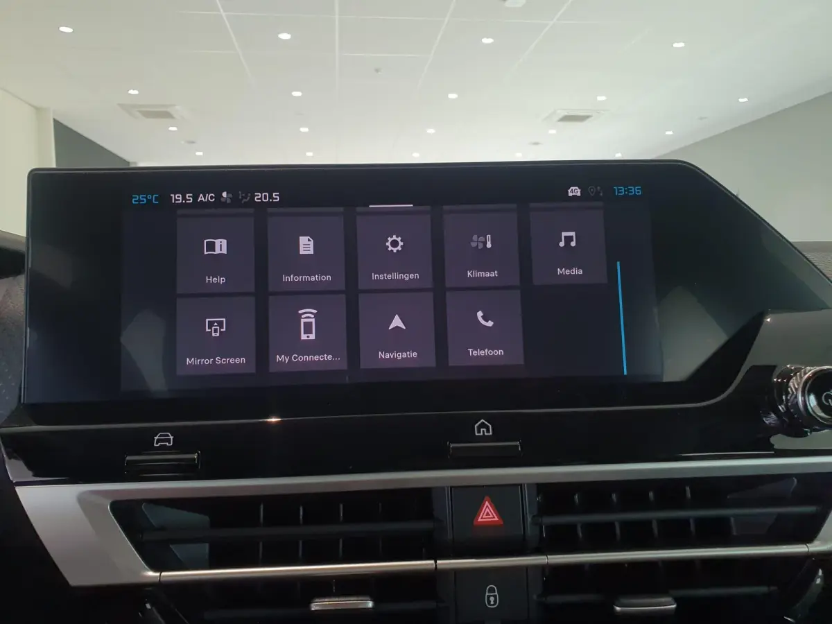 Business 156pk Extended range 54 kWh Climate Control | Verwarmde Voorstoelen | Voorruit Verwarmd | Full Map Navigatie | Apple Carplay / Android Auto | Bekleding Half Leder | Direct uit Voorr