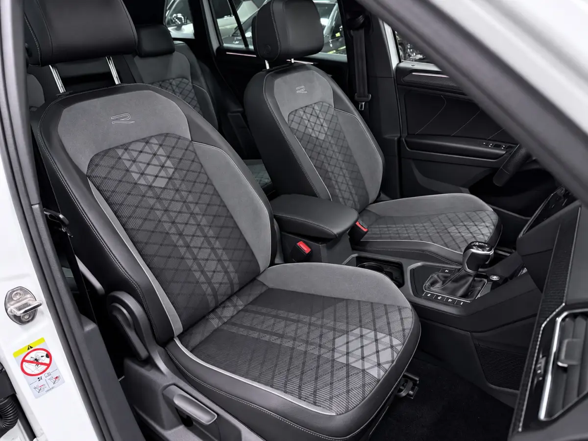 1.4 TSI eHybrid 2XR-LINE SOH-TEST/PANO/NAVI/V-COCKPIT/DAB/CARPLAY/H-UP/CAM///