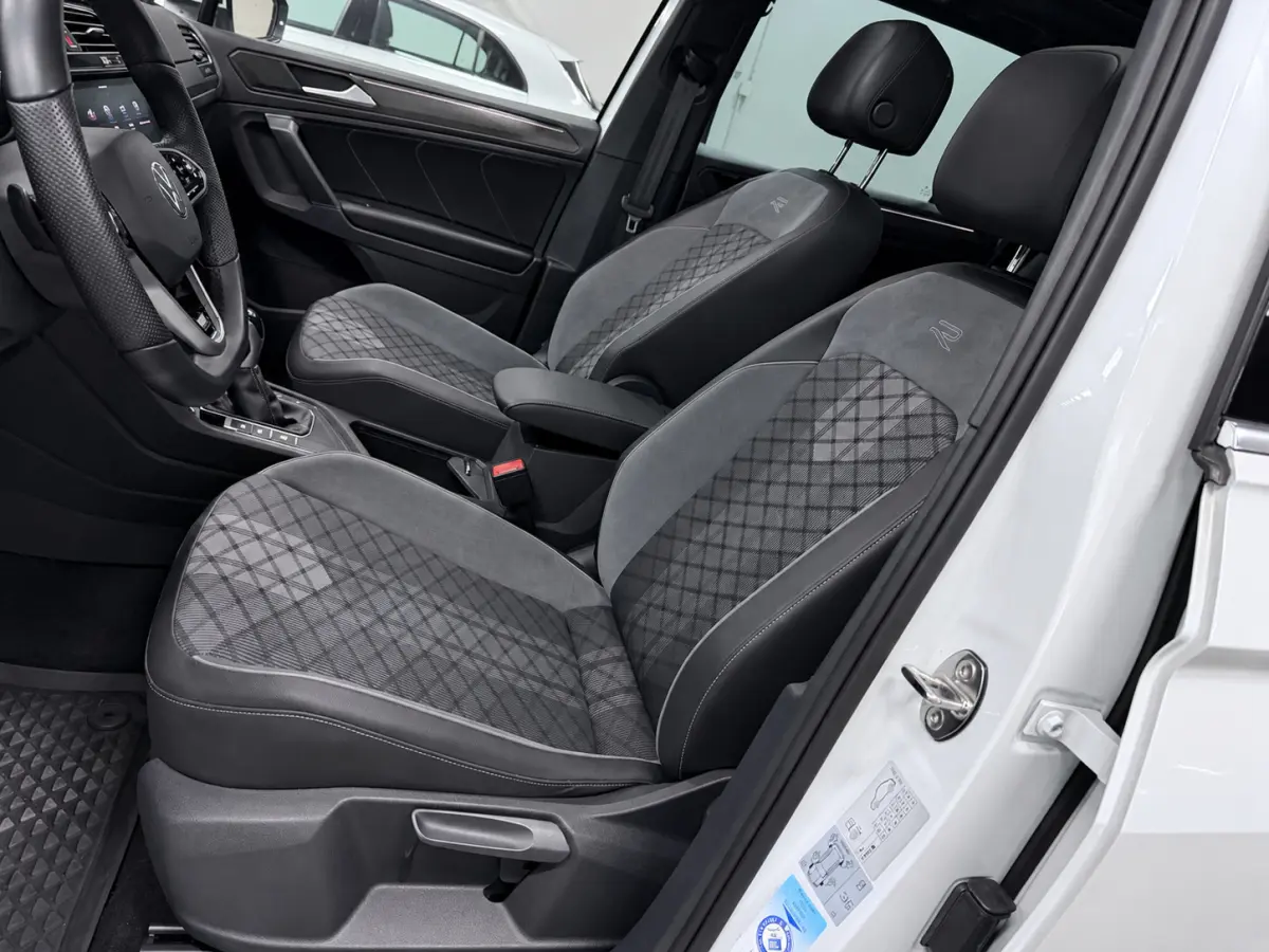 1.4 TSI eHybrid 2XR-LINE SOH-TEST/PANO/NAVI/V-COCKPIT/DAB/CARPLAY/H-UP/CAM///