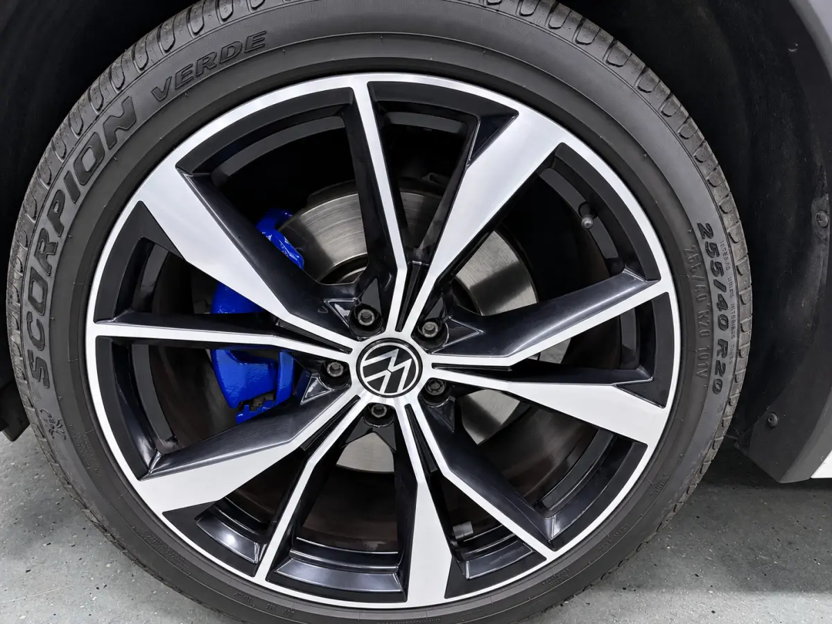 1.4 TSI eHybrid 2XR-LINE SOH-TEST/PANO/NAVI/V-COCKPIT/DAB/CARPLAY/H-UP/CAM///