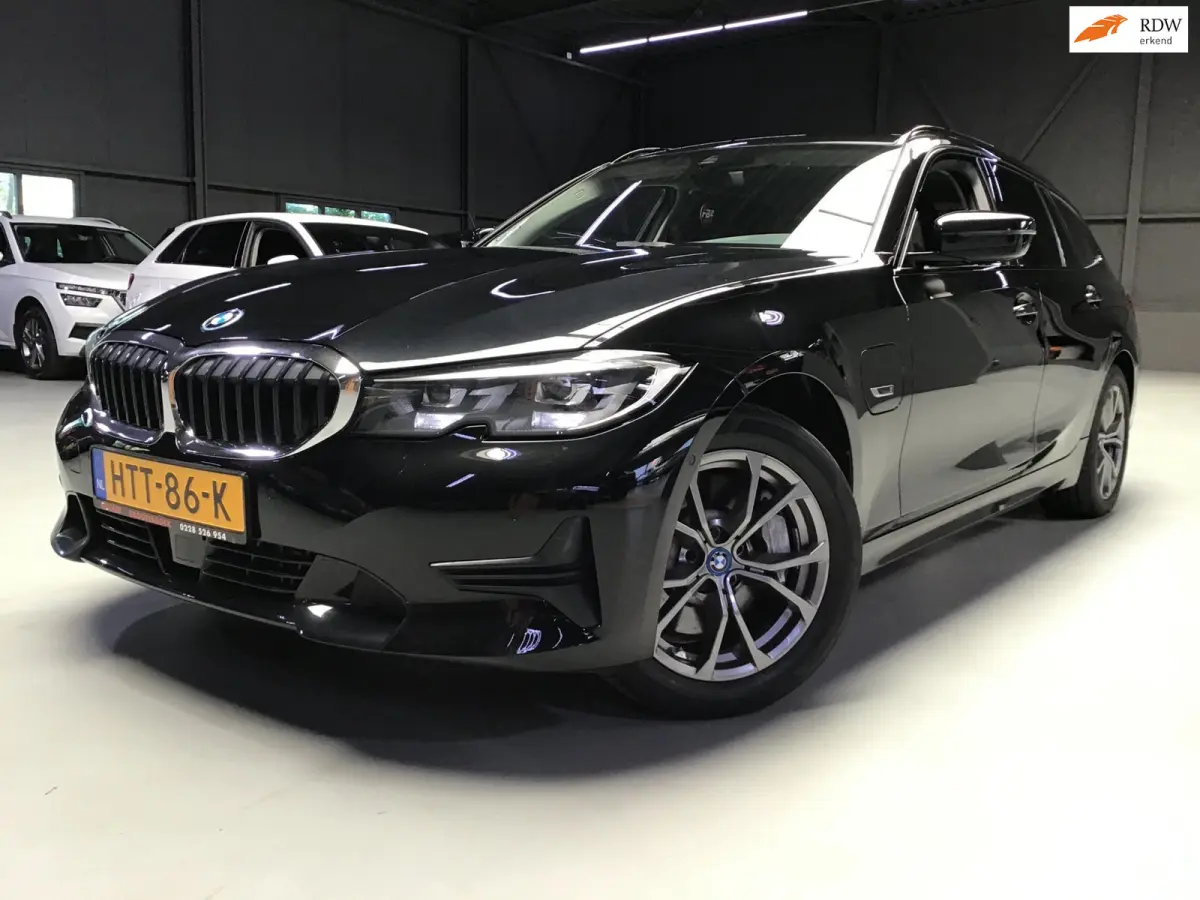330e Business Edition Plus I 293PK I Camera I Trekhaak I Ambiente I Full Led I Stoel & Stuurverw. I Half/Leder