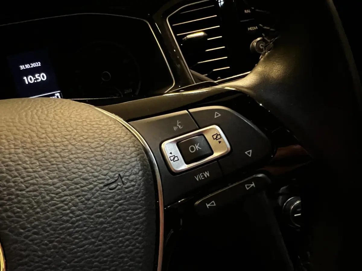 2.0 TSI 4Motion Sport R-LINE/NAVI/ECC/PDC/CRUISE/DSG