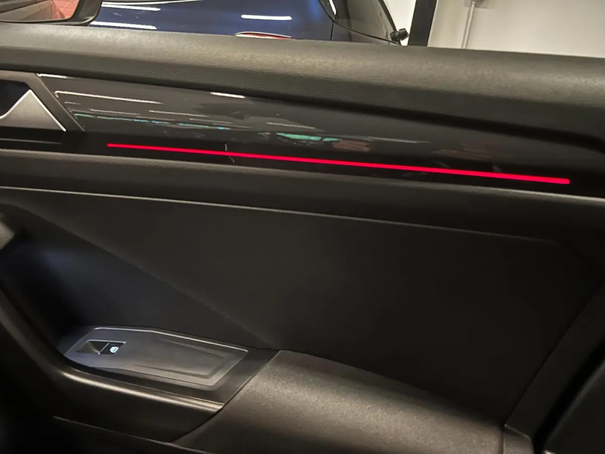 2.0 TSI 4Motion Sport R-LINE/NAVI/ECC/PDC/CRUISE/DSG