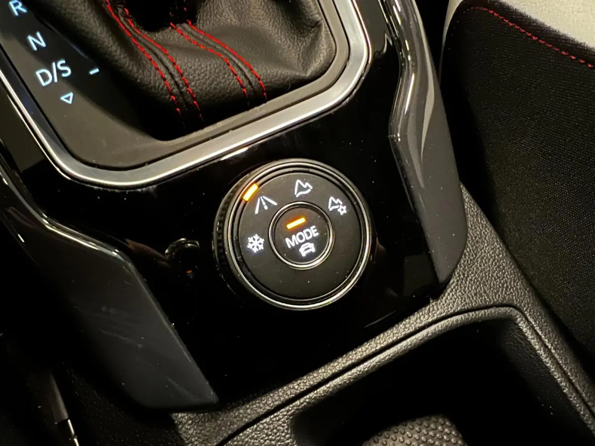 2.0 TSI 4Motion Sport R-LINE/NAVI/ECC/PDC/CRUISE/DSG