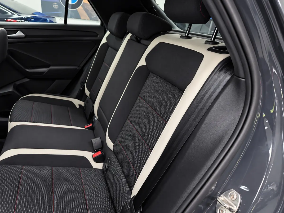 2.0 TSI 4Motion Sport R-LINE/NAVI/ECC/PDC/CRUISE/DSG
