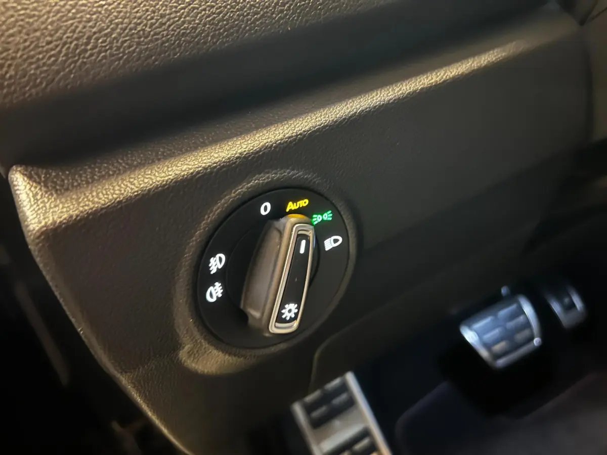 2.0 TSI 4Motion Sport R-LINE/NAVI/ECC/PDC/CRUISE/DSG