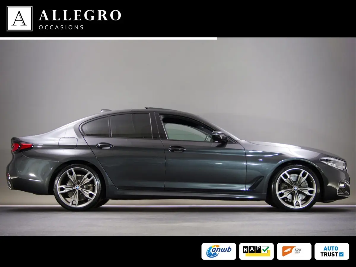 520i High Executive M-Sport (SFEERVERLICHTING, PANORAMADAK, HEAD-UP DISPLAY, NAVIGATIE PROFESSIONAL, STOELVERWARMING)