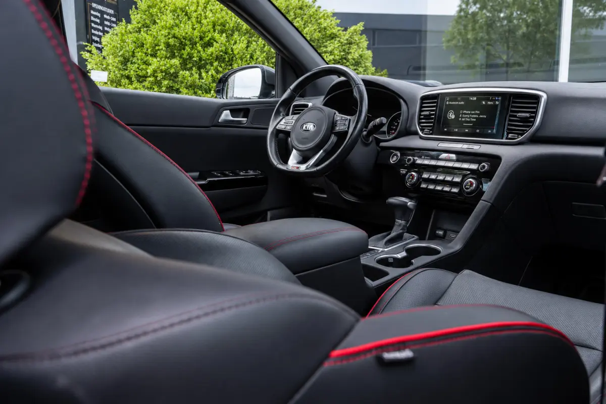 1.6 T-GDI GT-Line|PANO|JBL-AUDIO|TREKHAAK|19''