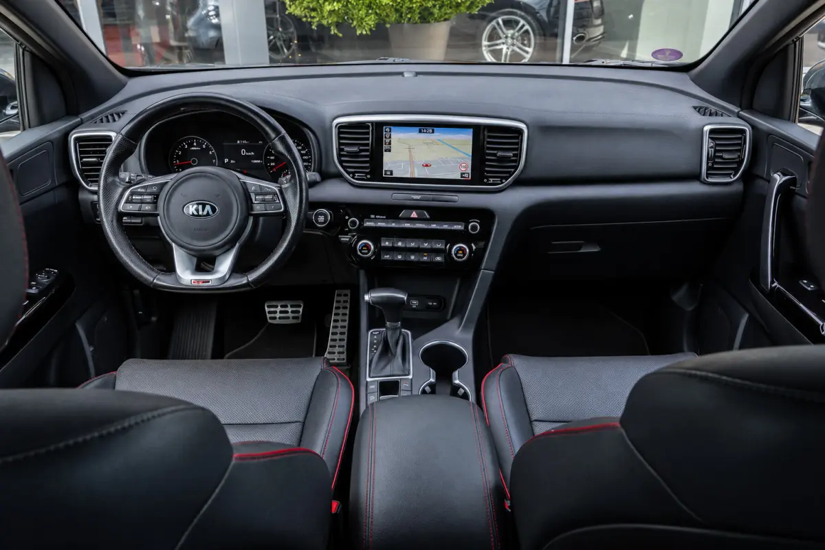 1.6 T-GDI GT-Line|PANO|JBL-AUDIO|TREKHAAK|19''