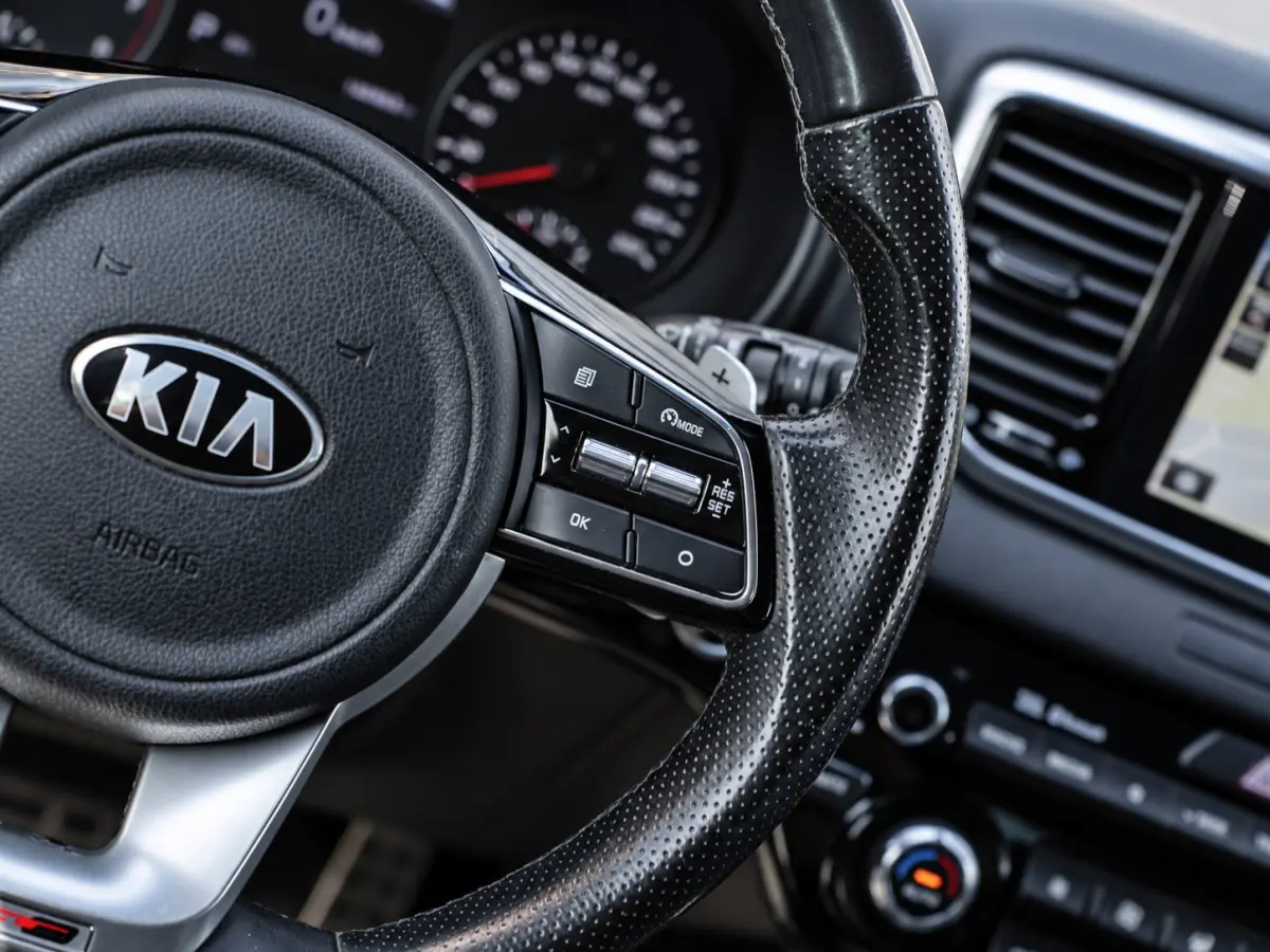 1.6 T-GDI GT-Line|PANO|JBL-AUDIO|TREKHAAK|19''