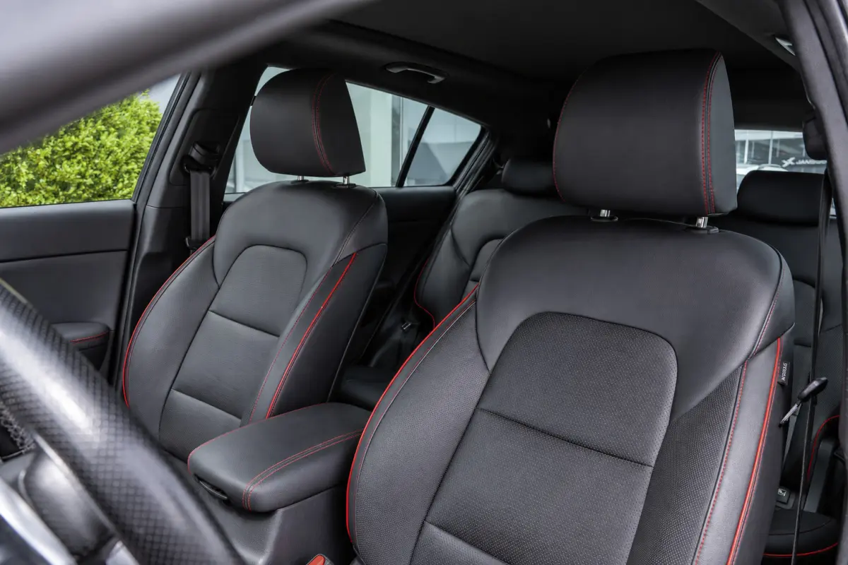 1.6 T-GDI GT-Line|PANO|JBL-AUDIO|TREKHAAK|19''