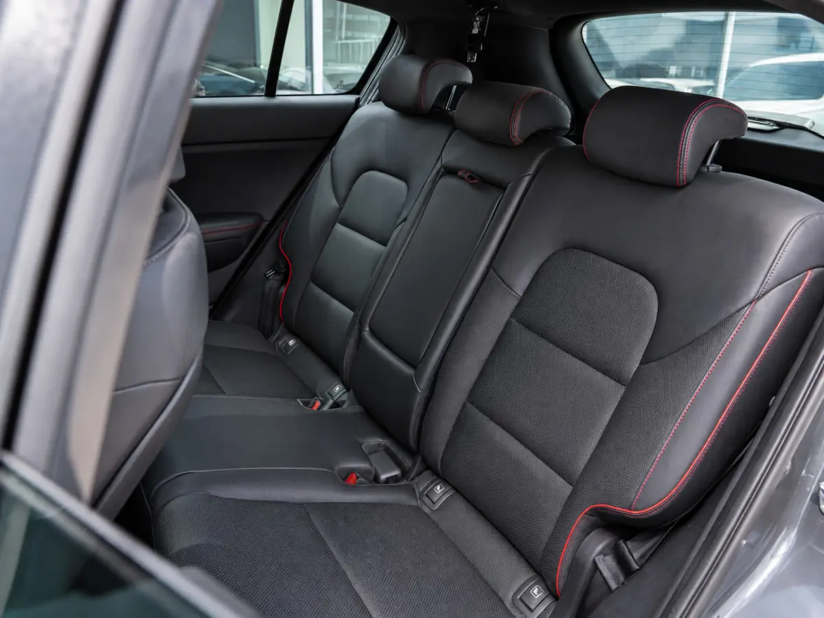 1.6 T-GDI GT-Line|PANO|JBL-AUDIO|TREKHAAK|19''