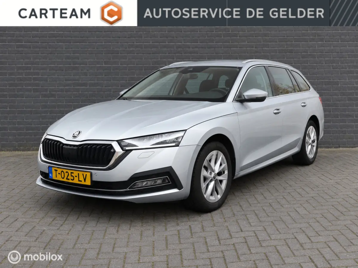 Combi 1.0 e-TSI Business Edition Plus | DSG | Apple CarPlay | Sensoren V+A | Navi | Stoelverwarming voor | LED | Virtual Cockpit