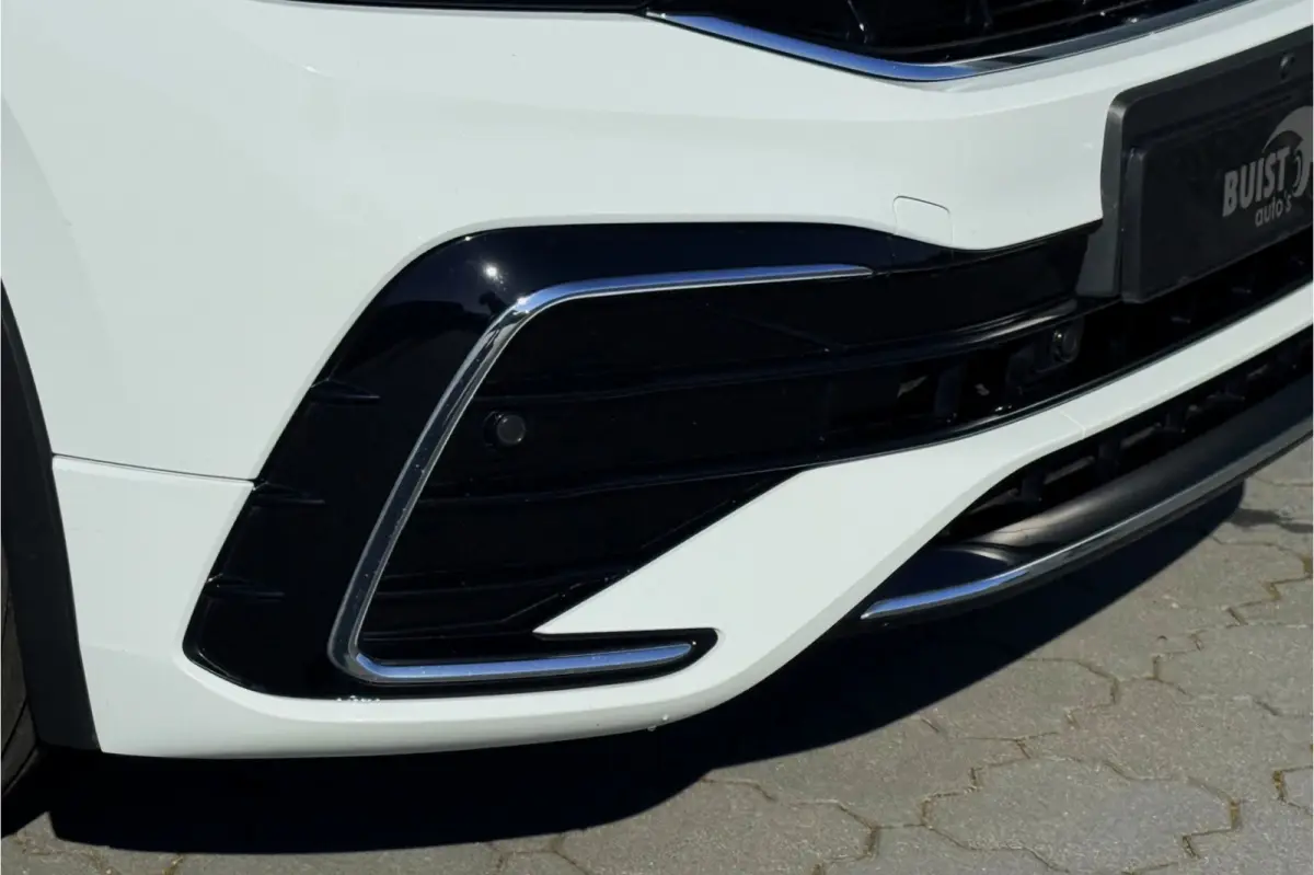 1.4 TSI eHybrid R-Line 245pk PANO LEER IQ LIGHT TREKHAAK 20" 360 CAMERA