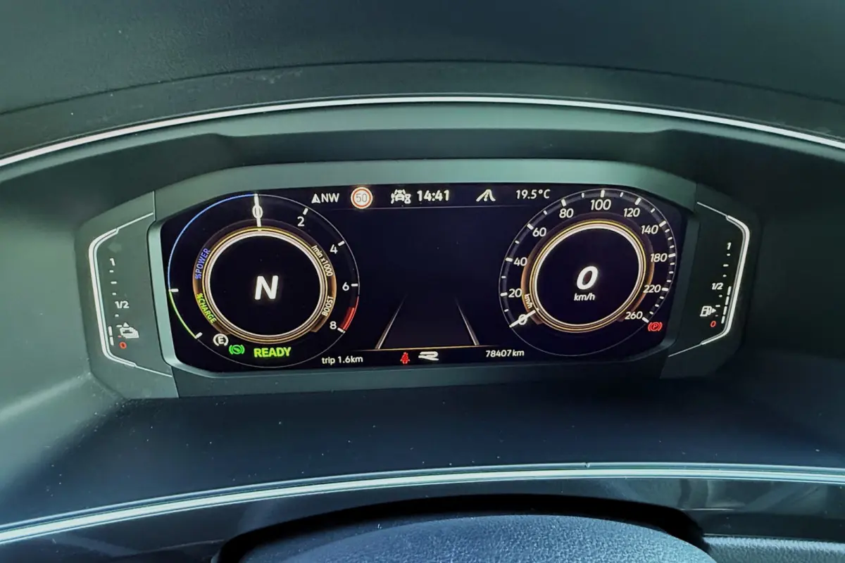 1.4 TSI eHybrid R-Line 245pk PANO LEER IQ LIGHT TREKHAAK 20" 360 CAMERA