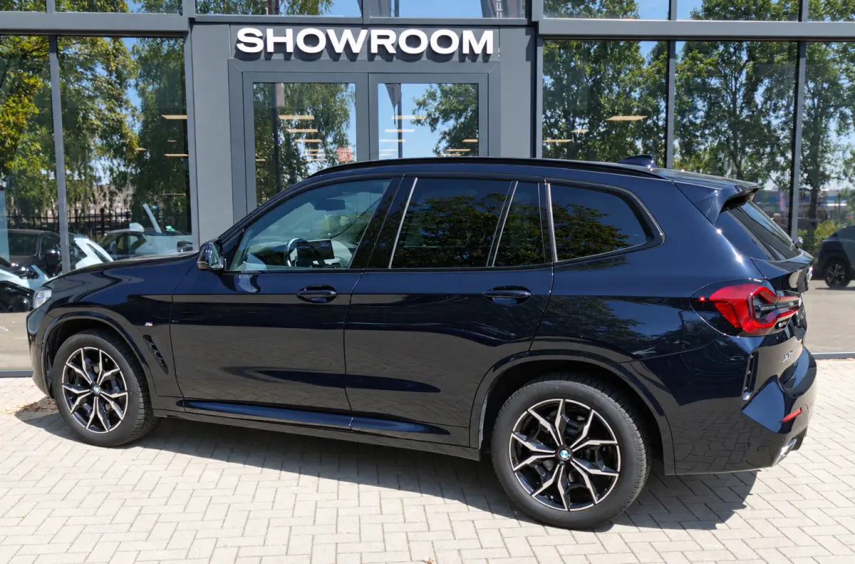 XDrive30i High Executive M PANO KEYLESS H&K