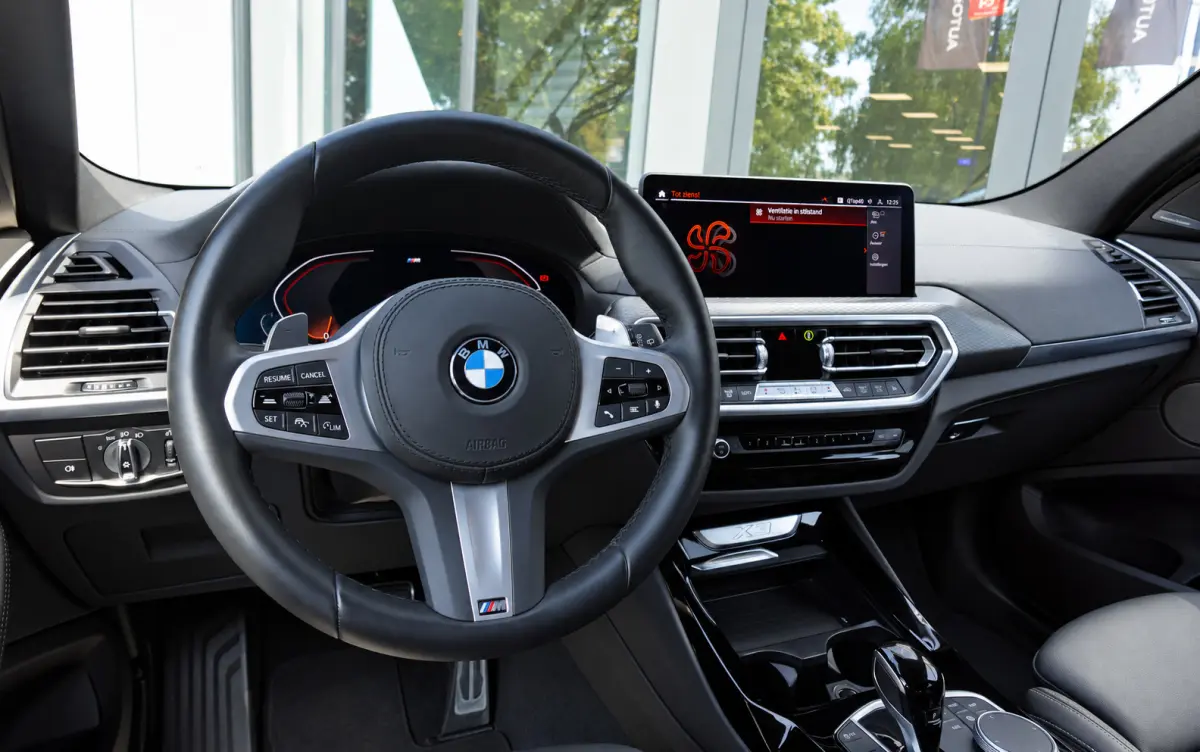 XDrive30i High Executive M PANO KEYLESS H&K