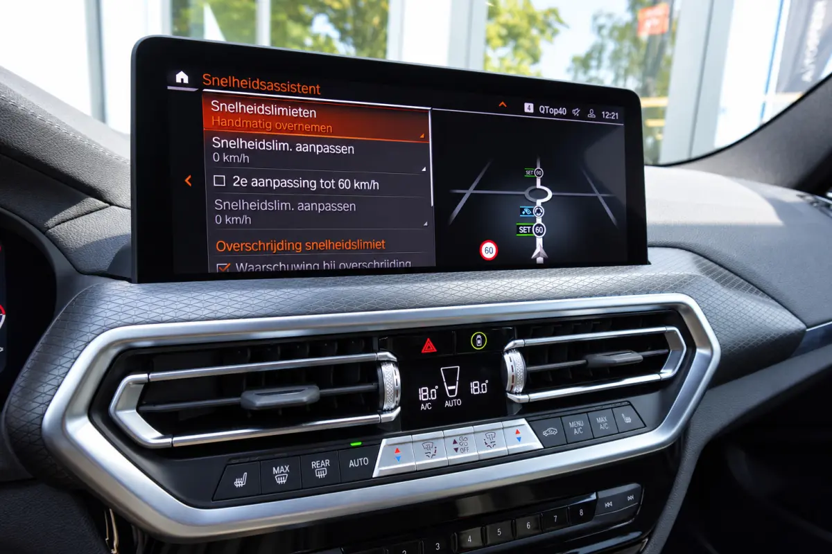 XDrive30i High Executive M PANO KEYLESS H&K