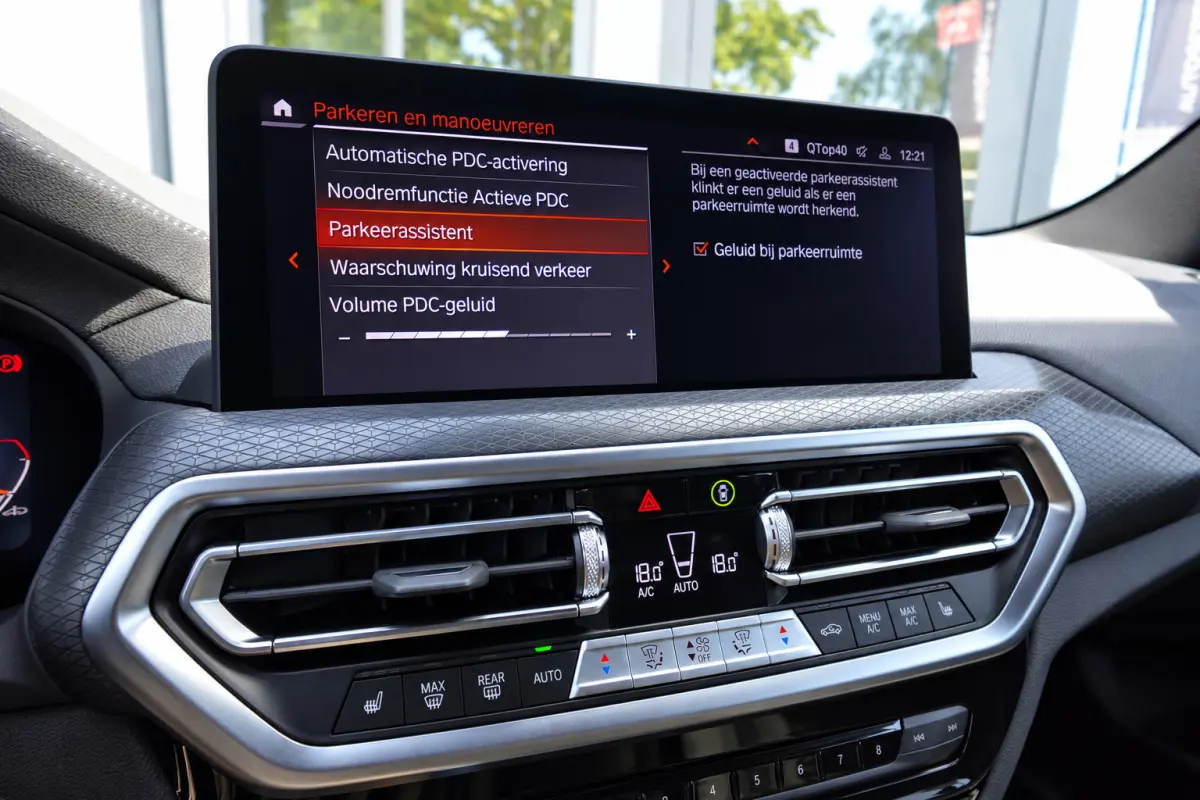 XDrive30i High Executive M PANO KEYLESS H&K