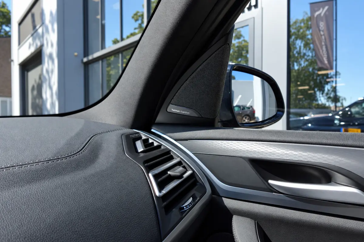 XDrive30i High Executive M PANO KEYLESS H&K