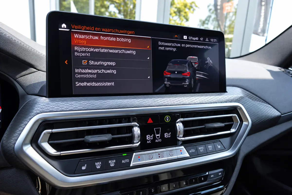 XDrive30i High Executive M PANO KEYLESS H&K