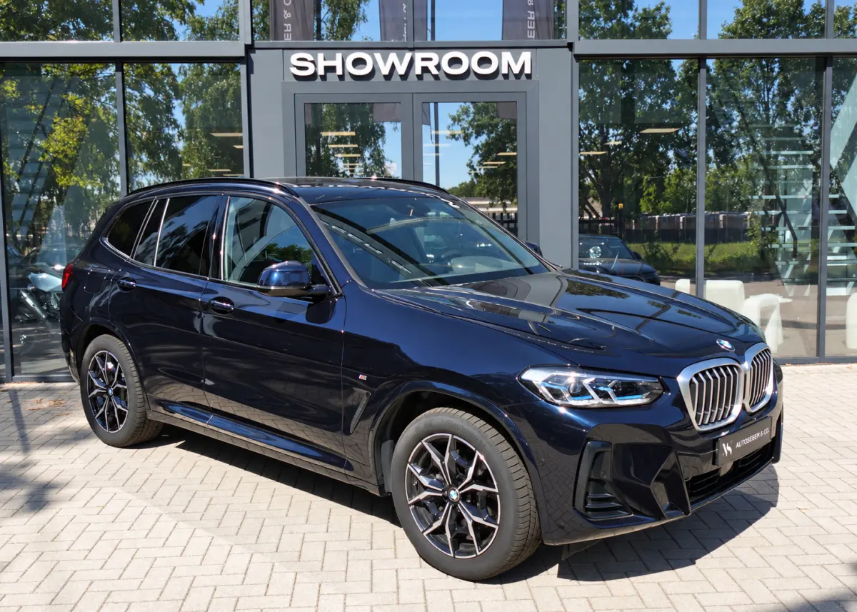XDrive30i High Executive M PANO KEYLESS H&K