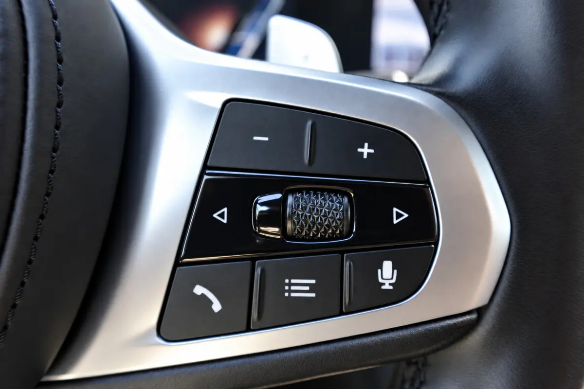 XDrive30i High Executive M PANO KEYLESS H&K