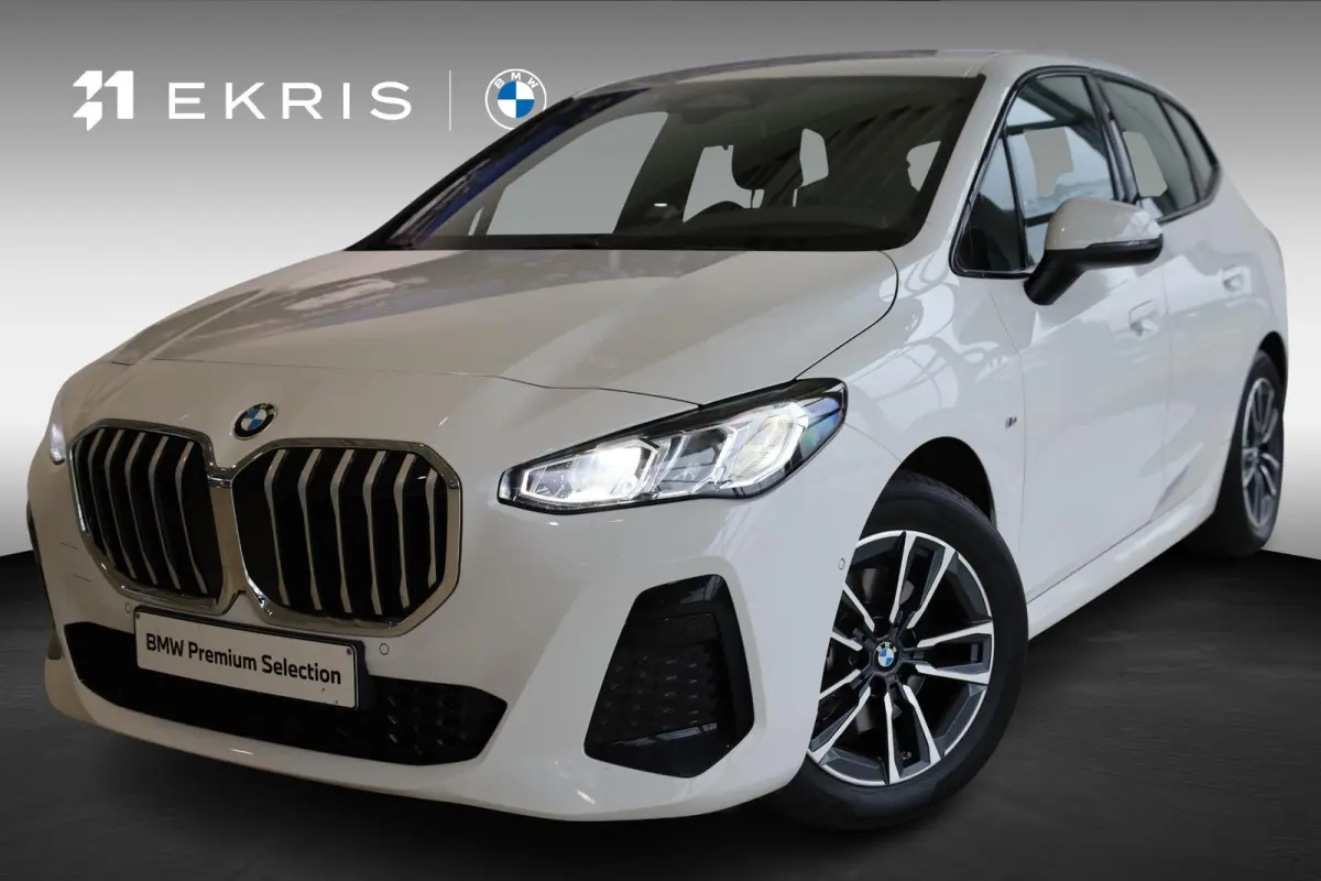 220i | M Sportpakket | Parkeersensoren | Achteruitrij Camera
