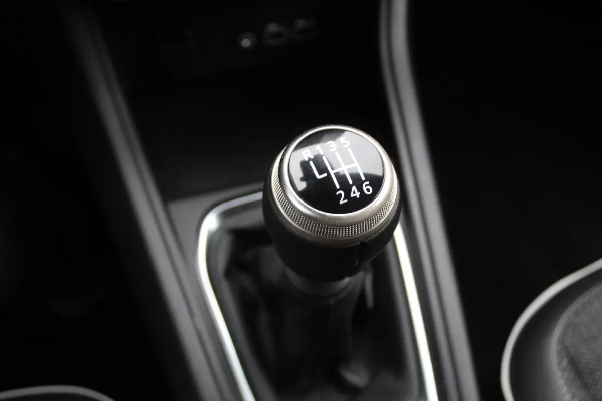 1.0 TCe 90 Intense Techno l Cruise Control l PDC l Achteruitrijcamera l Groot scherm l Virtual cockpit l Keyless l Apple Carplay/ Android auto
