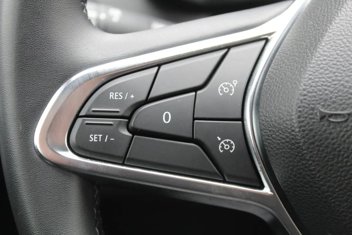 1.0 TCe 90 Intense Techno l Cruise Control l PDC l Achteruitrijcamera l Groot scherm l Virtual cockpit l Keyless l Apple Carplay/ Android auto