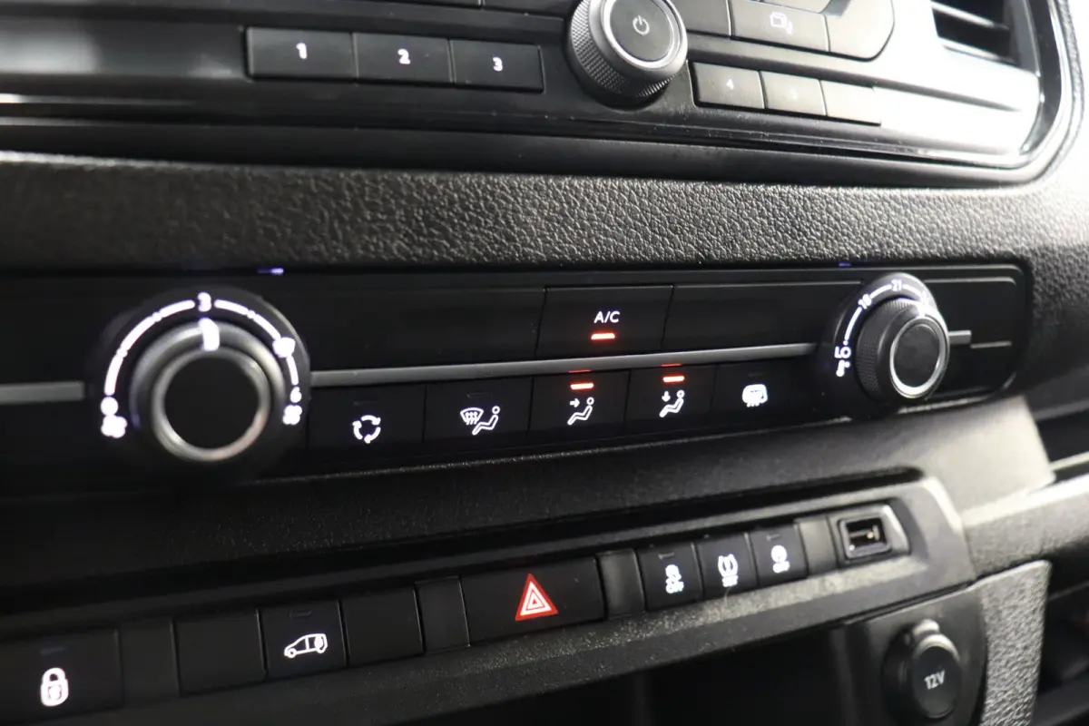 1.5 CDTI L2 EURO 6 - Airco - Cruise - PDC - €14.900,- Excl.