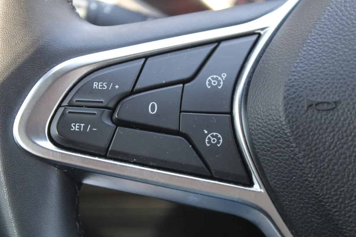 1.0 TCe 90 Techno l Cruise Control l PDC l Achteruitrijcamera l Keyless l LED l Apple Carplay/ Android Auto l All Season Banden
