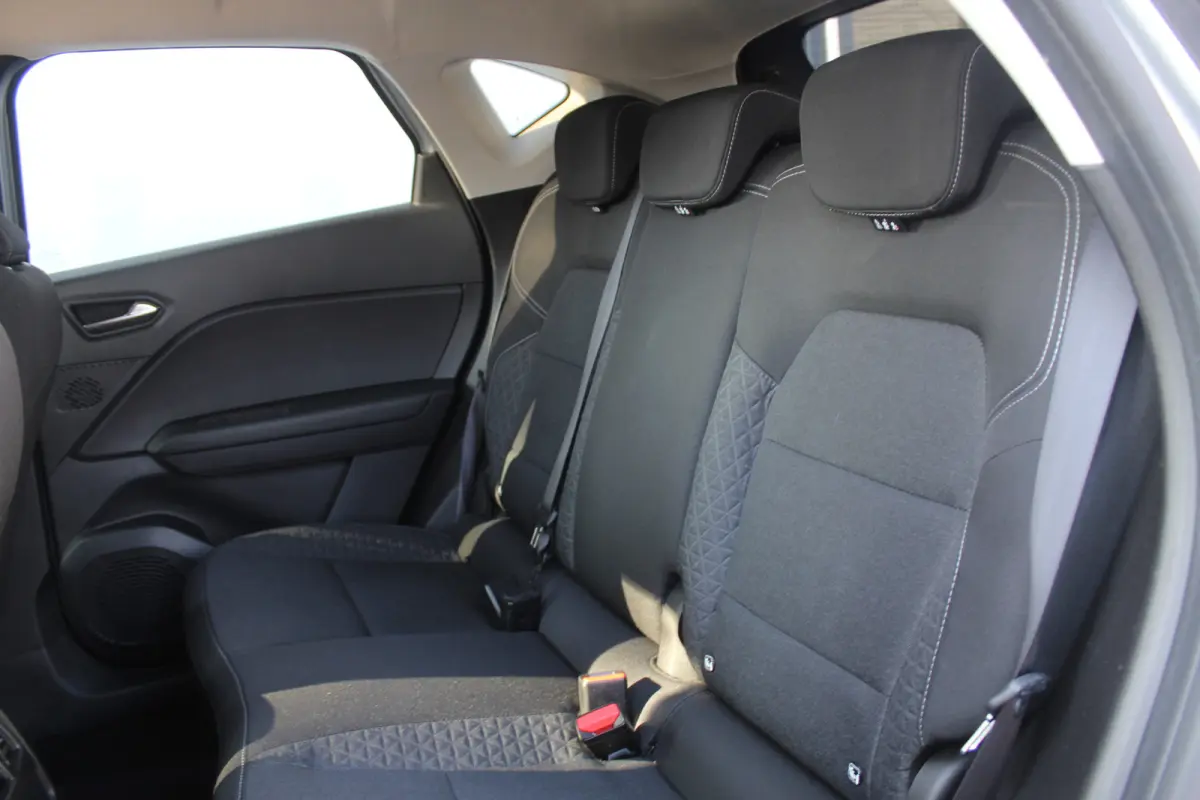1.0 TCe 90 Techno l Cruise Control l PDC l Achteruitrijcamera l Keyless l LED l Apple Carplay/ Android Auto l All Season Banden