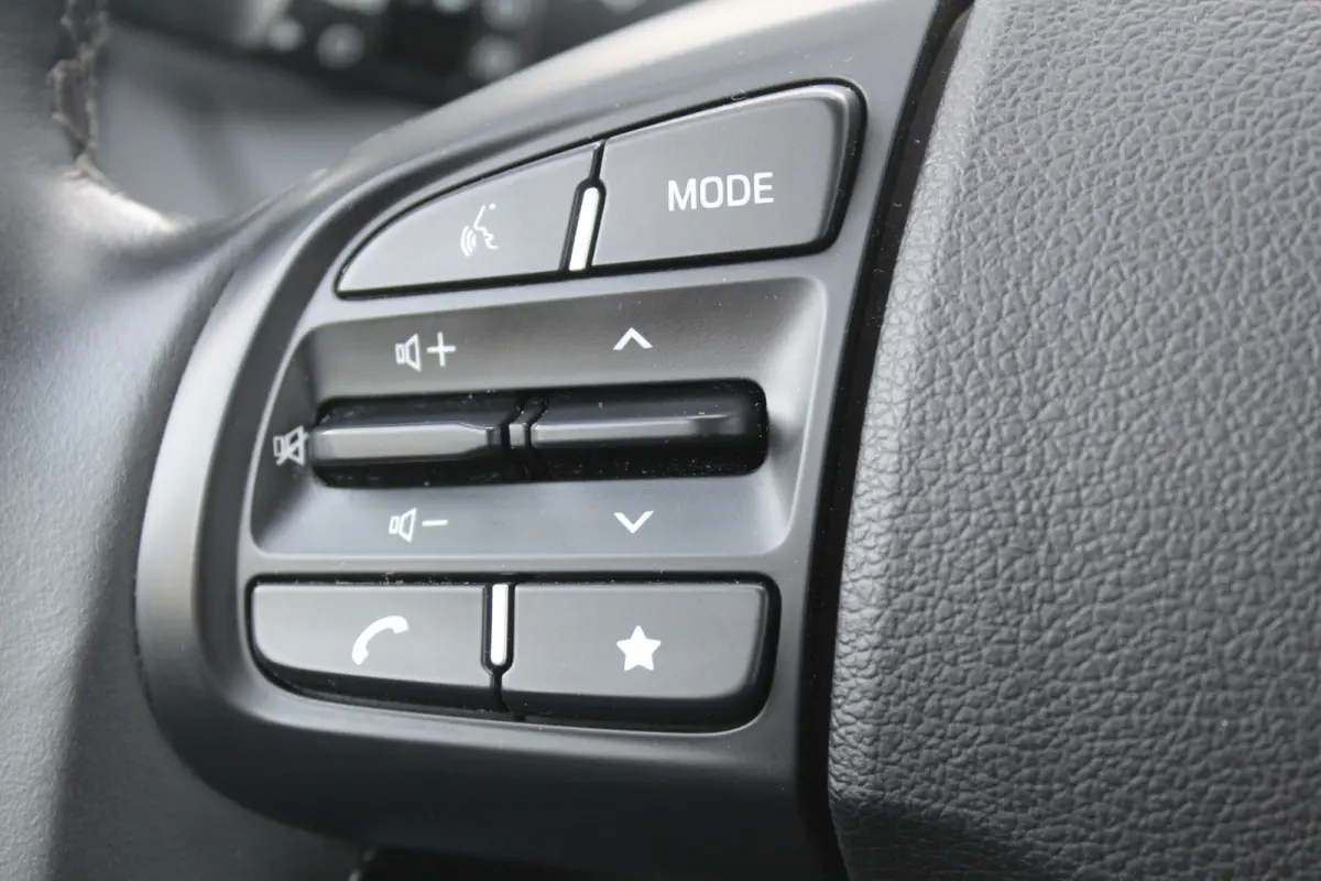 1.0 Comfort l Cruise Control l Airco l Elek. Ramen Voor