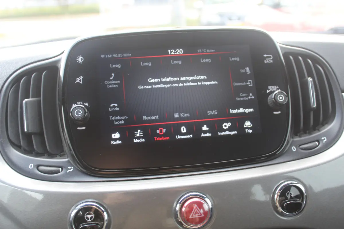 1.0 Hybrid l Cruise Control l Airco l Apple Carplay/ Android Auto l 15 Inch