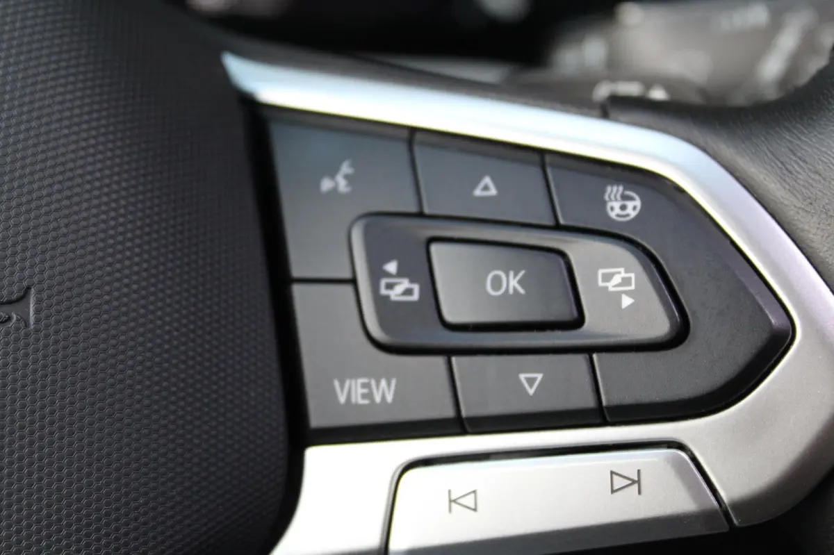 1.0 eTSI Life Business 110PK | Carplay | Elektrische stoelen | Memory Seats | Navi | ECC | Alcantara