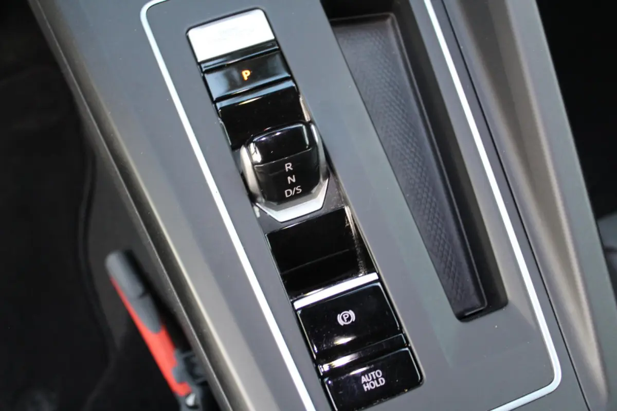 1.0 eTSI Life Business 110PK | Carplay | Elektrische stoelen | Memory Seats | Navi | ECC | Alcantara