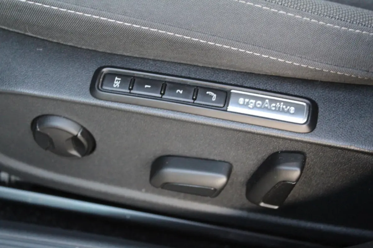 1.0 eTSI Life Business 110PK | Carplay | Elektrische stoelen | Memory Seats | Navi | ECC | Alcantara