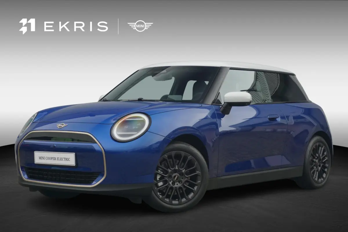Cooper E Favoured Trim | Pakket L | Comfort Access | Panoramadak | Stoel & Stuurverwarming | Harman Kardon | Head-Up Display | Driving Assistant | Parking Assistant Plus