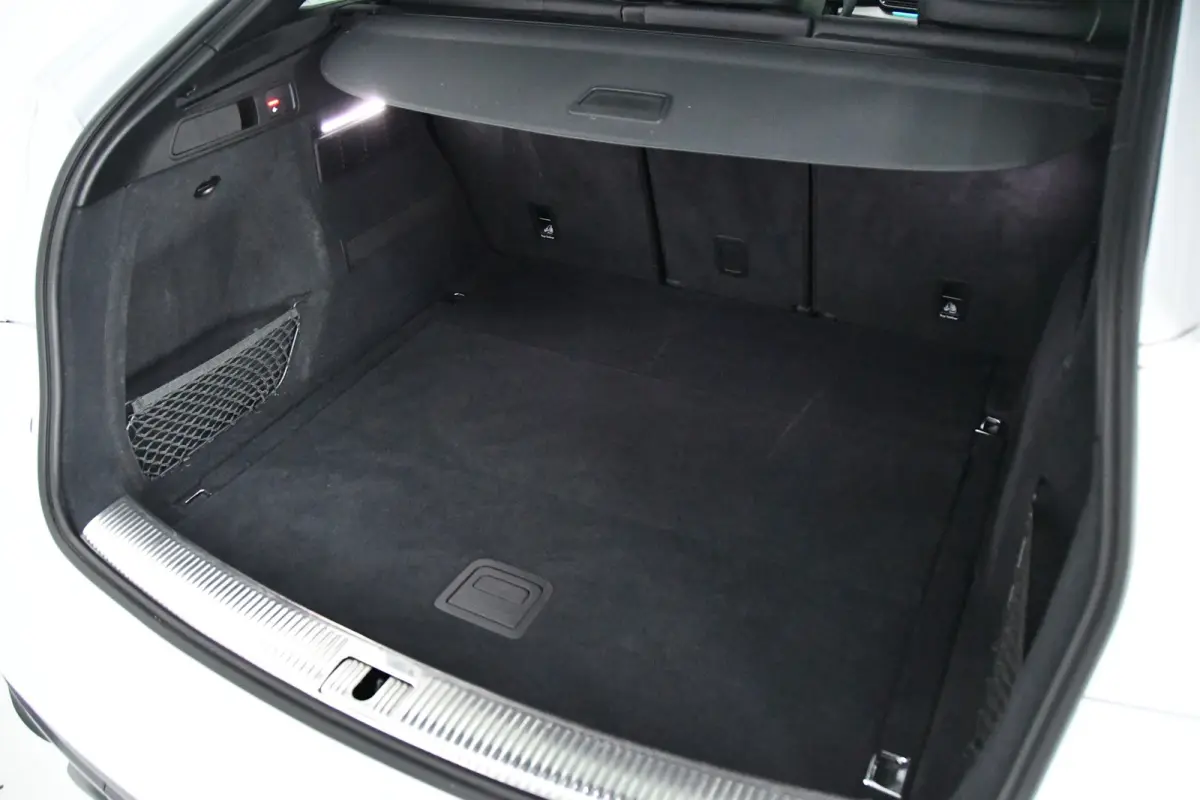 Competition 45TFSI 3X S-Line Pano Matrix camera Blindspot