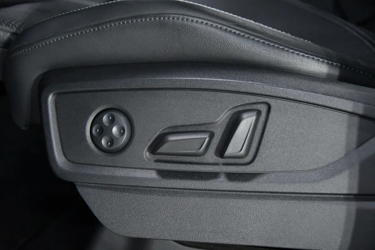 Competition 45TFSI 3X S-Line Pano Matrix camera Blindspot
