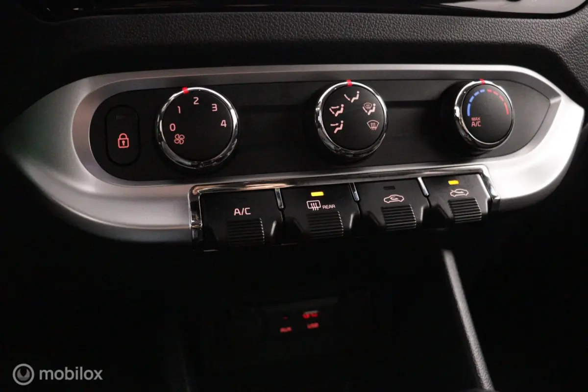 1.4 CVVT Dynamic Line 109Pk Automaat | Airco | Cruise | Camera | Parkeersensoren V+A | Navi | Bluetooth | LMV | Slechts 22dkm NAP | NL Auto | DEALER-STAAT
