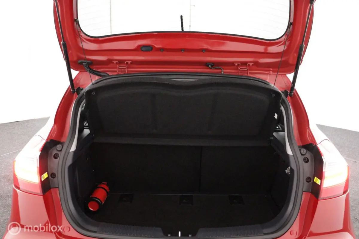 1.4 CVVT Dynamic Line 109Pk Automaat | Airco | Cruise | Camera | Parkeersensoren V+A | Navi | Bluetooth | LMV | Slechts 22dkm NAP | NL Auto | DEALER-STAAT